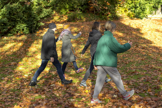 Bewegungstherapie in der Natur -  Naturheilkunde - Immanuel Krankenhaus Berlin