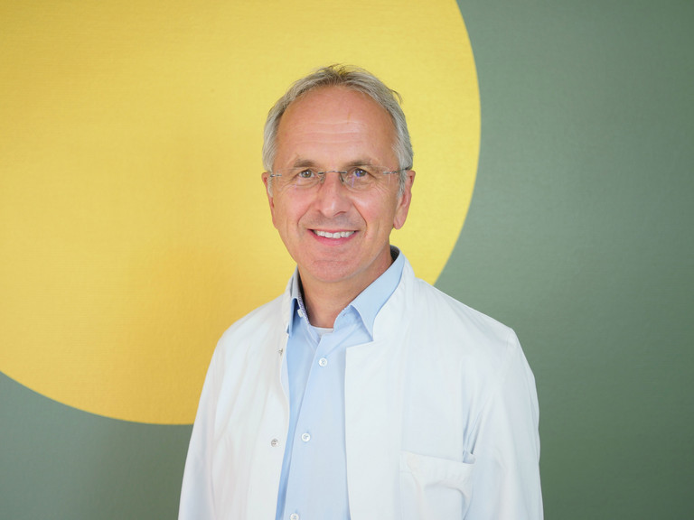 Prof. Dr. med. Andreas Michalsen - Wissenschaftlicher Leiter des Immanuel Ayurveda Zentrums Prof. Dr. med. Andreas Michalsen - Wissenschaftlicher Leiter des Immanuel Ayurveda Zentrums